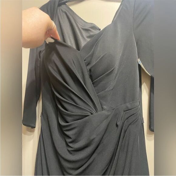 La Femme NWT Sweetheart Neckline Long Jersey
Dress Black Size 10 MSRP $395 - Picture 7 of 10